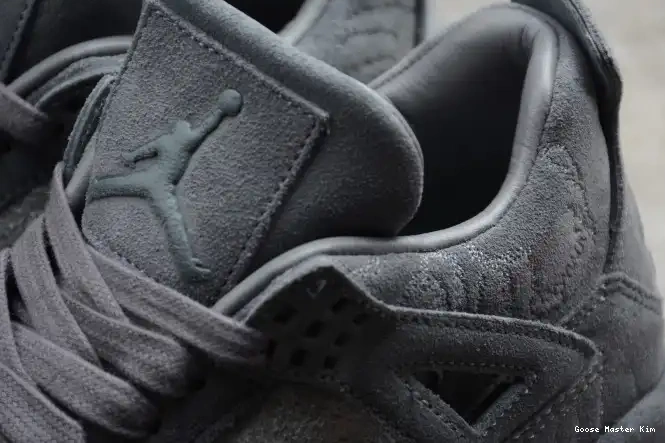 4 KAWS 930155-003 x Air Jordan Cool Grey 0514